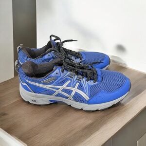 Women’s ASICS Running Shoes size 8